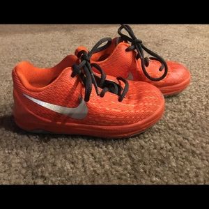 Nike “KD8” Toddler Shoes.....Size 6c